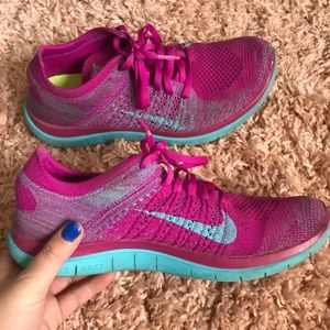 Nike Fly Knit Tennis Shoes